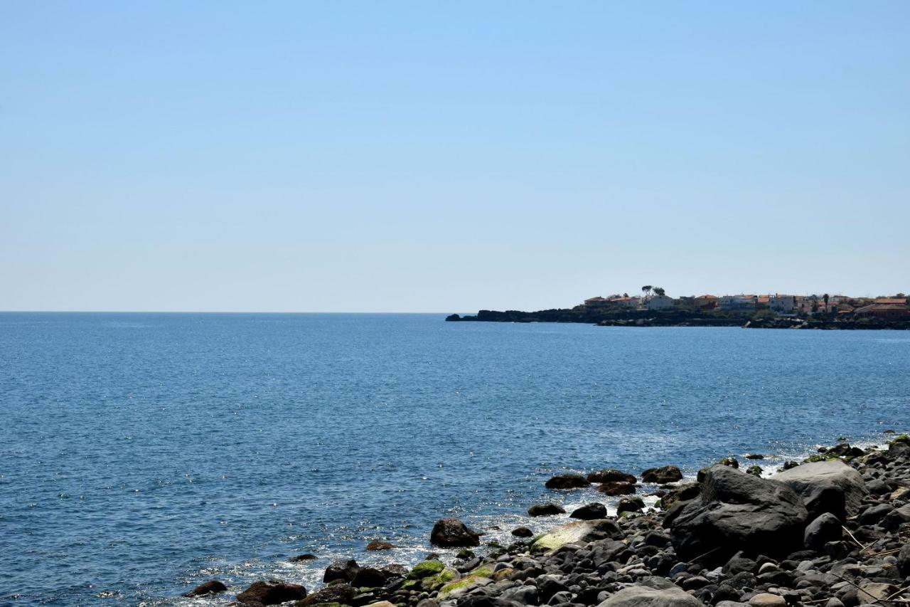 Riviera Degli Eucalipti - Cottage In Riva Al Mare Acireale Esterno foto
