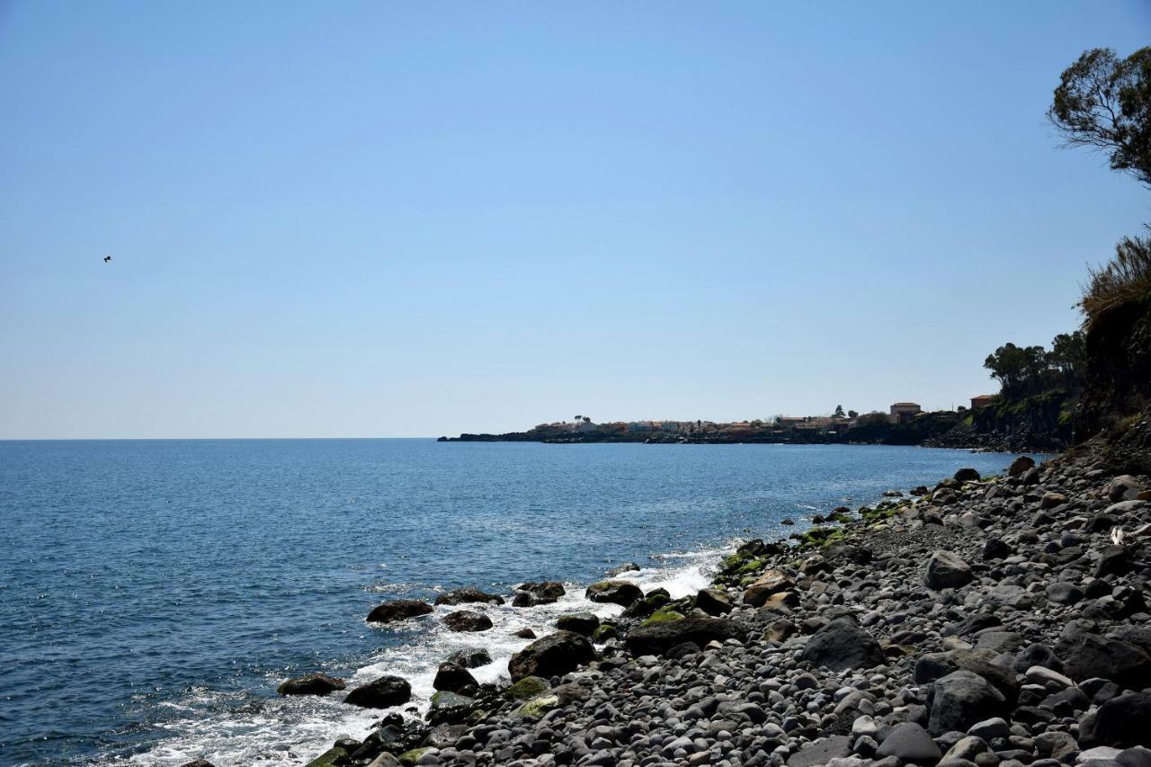Riviera Degli Eucalipti - Cottage In Riva Al Mare Acireale Esterno foto